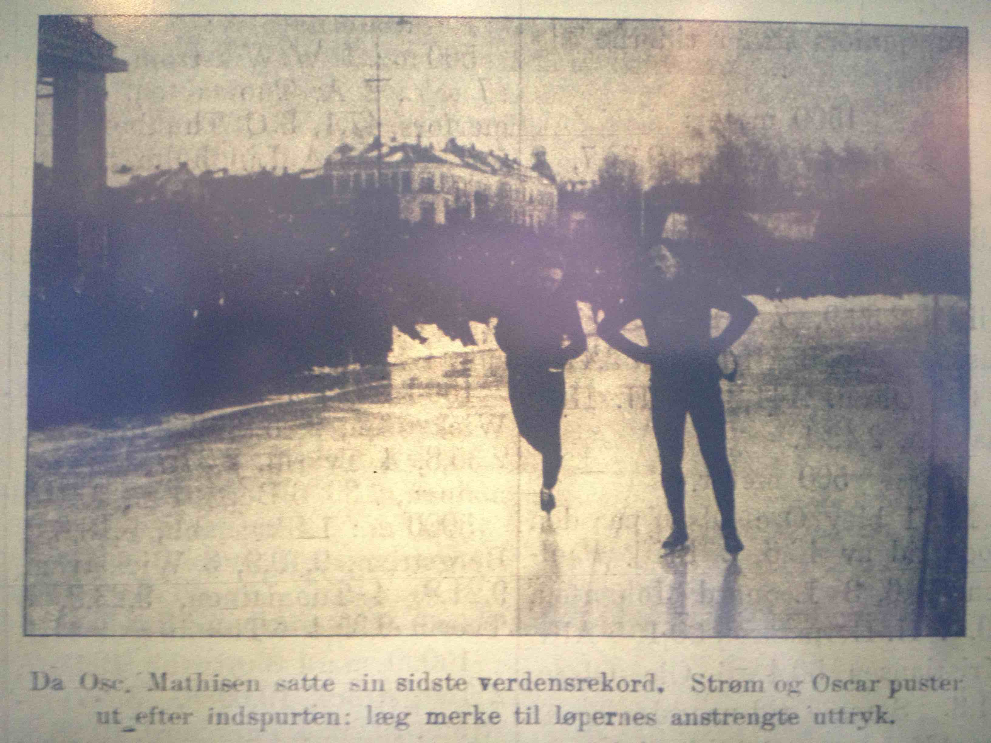 Oscar Mathisen og Kristian Strøm etter 5000 m-løpet, fra Norsk Idrætsblad